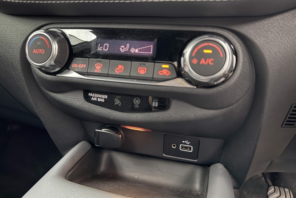 Nissan Juke N-Connecta Manual Petrol SUV - Stock Number (1551014) - 12th supplementary image