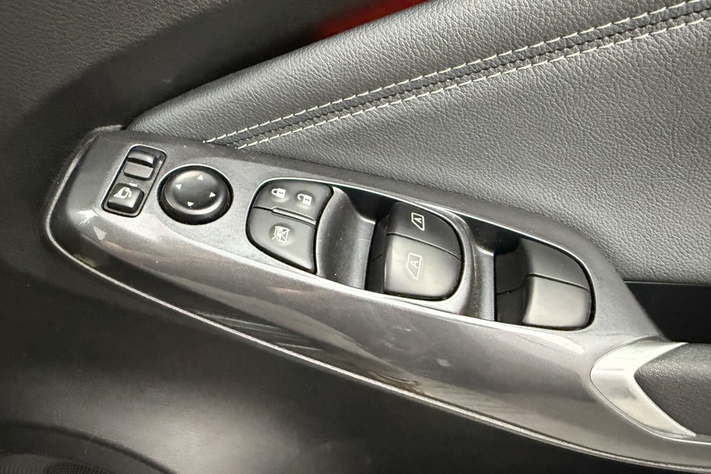 Nissan Juke N-Connecta Manual Petrol SUV - Stock Number (1551014) - 16th supplementary image
