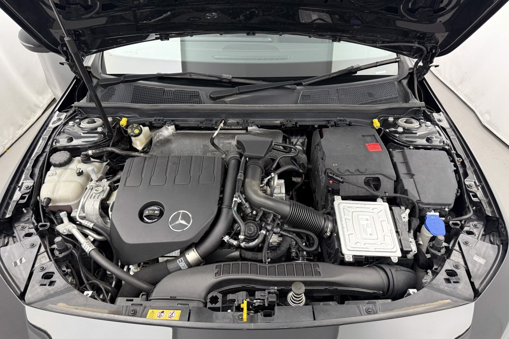 Mercedes-Benz A Class Amg Line Executive Edition Automatic Petrol Hatchback - Stock Number (1551131) - 43rd supplementary image