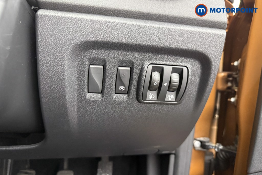 Renault Captur Iconic Manual Diesel SUV - Stock Number (1551249) - 15th supplementary image