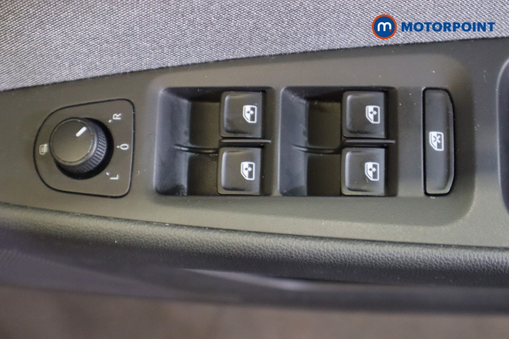 Seat Leon Se Dynamic Manual Petrol Hatchback - Stock Number (1551250) - 13th supplementary image