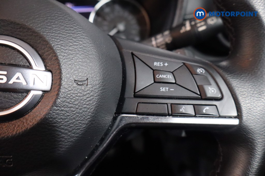 Nissan Juke N-Connecta Automatic Petrol SUV - Stock Number (1551381) - 8th supplementary image