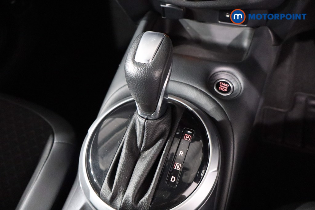 Nissan Juke N-Connecta Automatic Petrol SUV - Stock Number (1551381) - 15th supplementary image