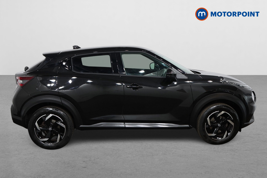 Nissan Juke N-Connecta Automatic Petrol SUV - Stock Number (1551381) - Drivers side