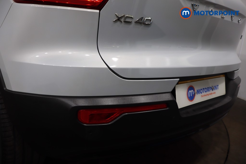 Volvo Xc40 R Design Manual Petrol SUV - Stock Number (1551991) - 24th supplementary image