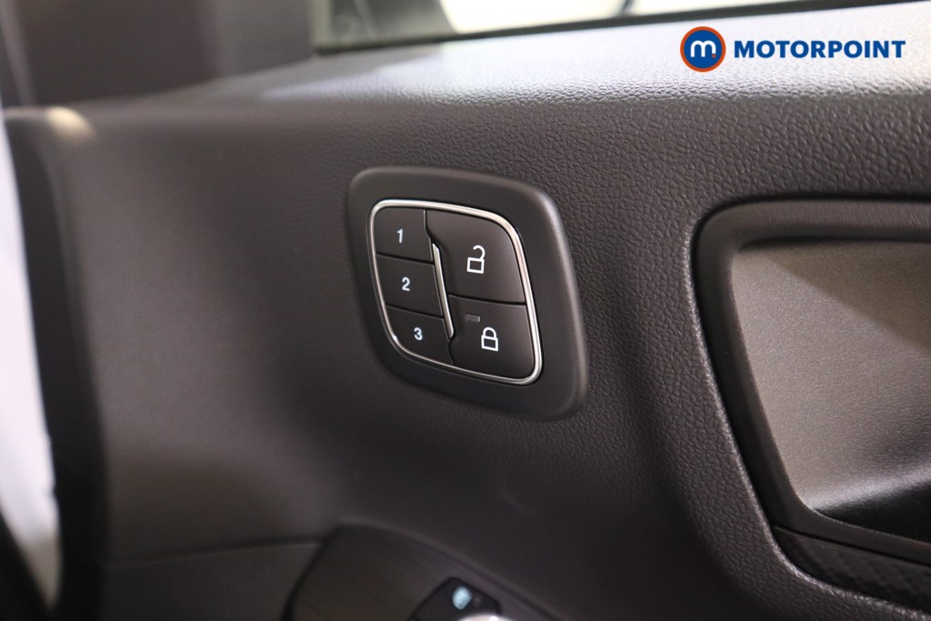Ford Kuga St-Line Automatic Petrol Plug-In Hybrid SUV - Stock Number (1552085) - 10th supplementary image
