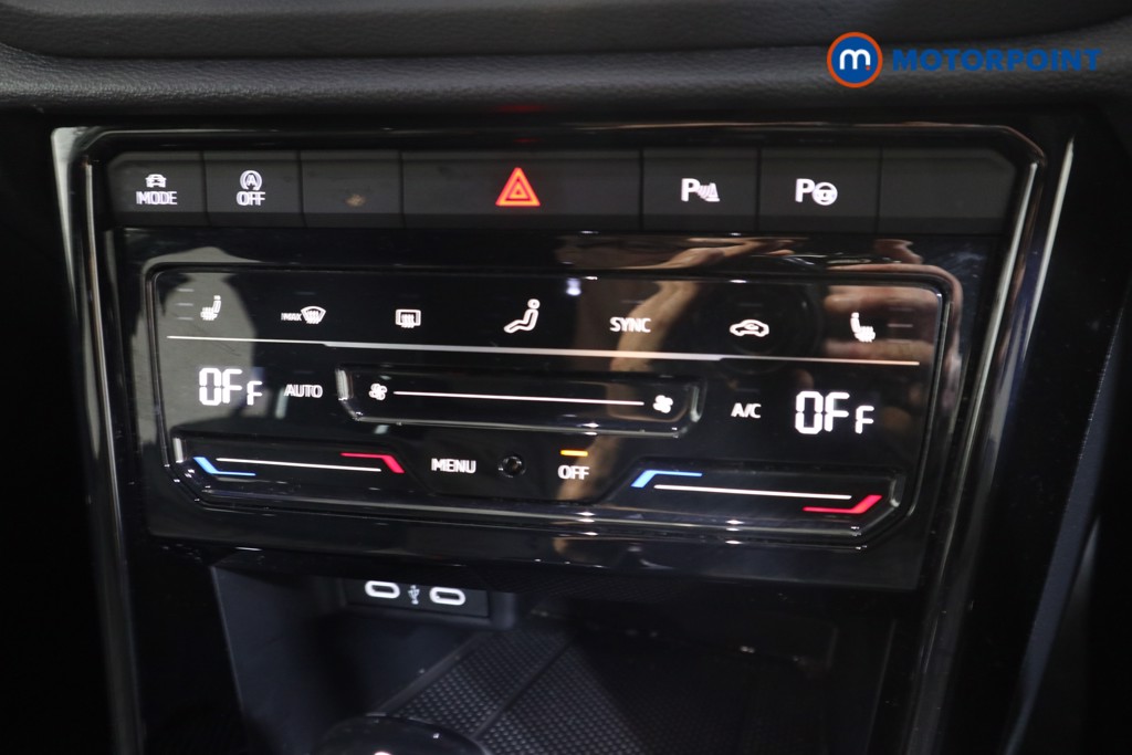 Volkswagen T-Roc R-Line Automatic Petrol SUV - Stock Number (1552276) - 8th supplementary image