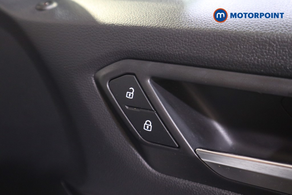 Volkswagen T-Roc R-Line Automatic Petrol SUV - Stock Number (1552276) - 11th supplementary image