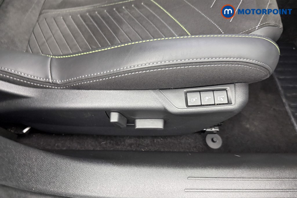 Peugeot 208 GT Automatic Petrol-Electric Hybrid Hatchback - Stock Number (1552288) - 15th supplementary image