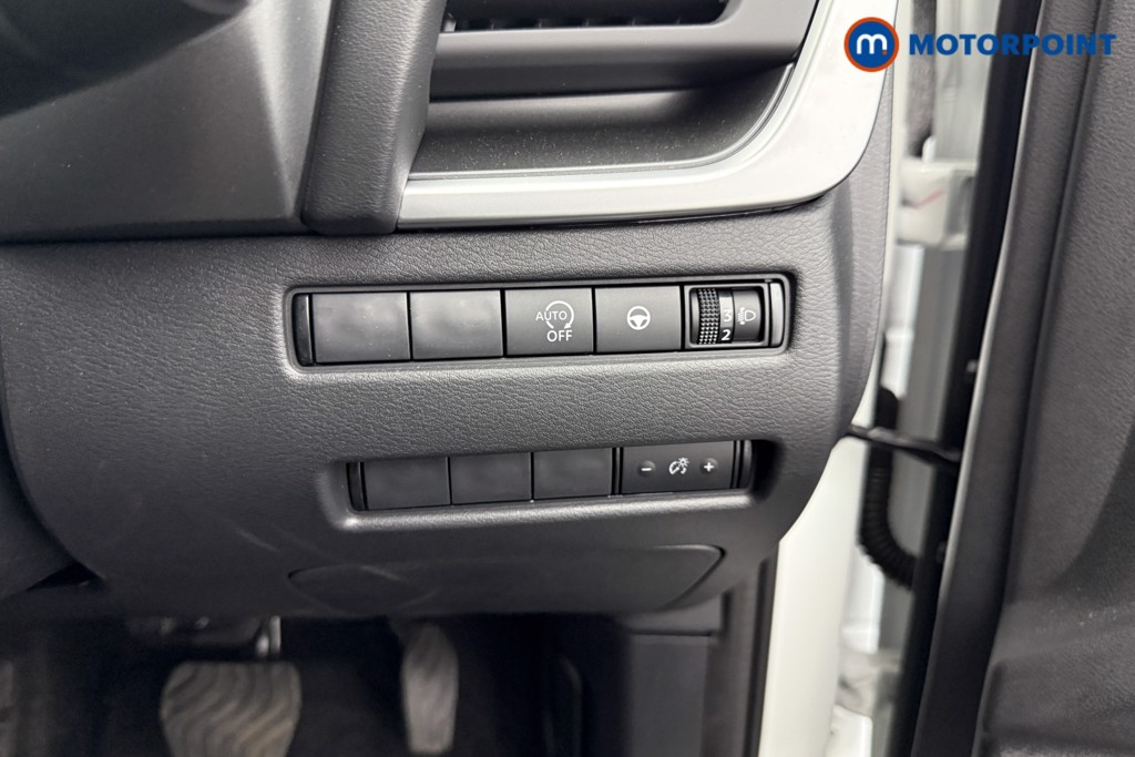 Nissan Qashqai N-Connecta Automatic Petrol SUV - Stock Number (1552318) - 14th supplementary image