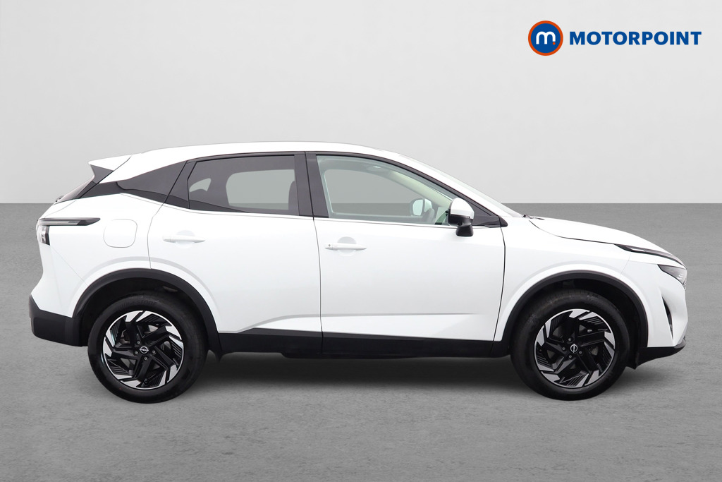 Nissan Qashqai N-Connecta Automatic Petrol SUV - Stock Number (1552318) - Drivers side