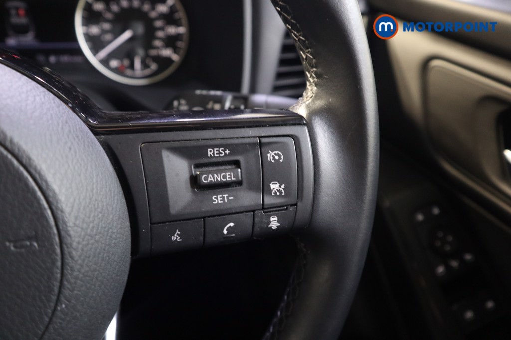 Nissan Qashqai N-Connecta Manual Petrol SUV - Stock Number (1552358) - 4th supplementary image