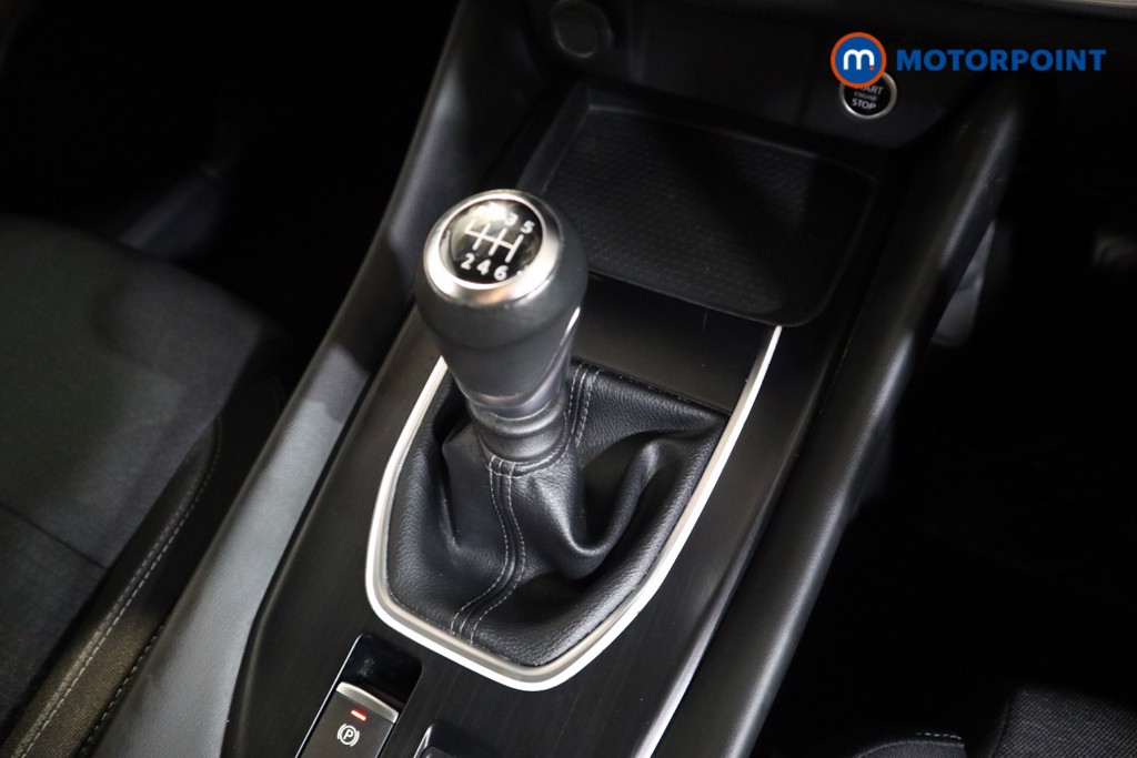 Nissan Qashqai N-Connecta Manual Petrol SUV - Stock Number (1552358) - 8th supplementary image