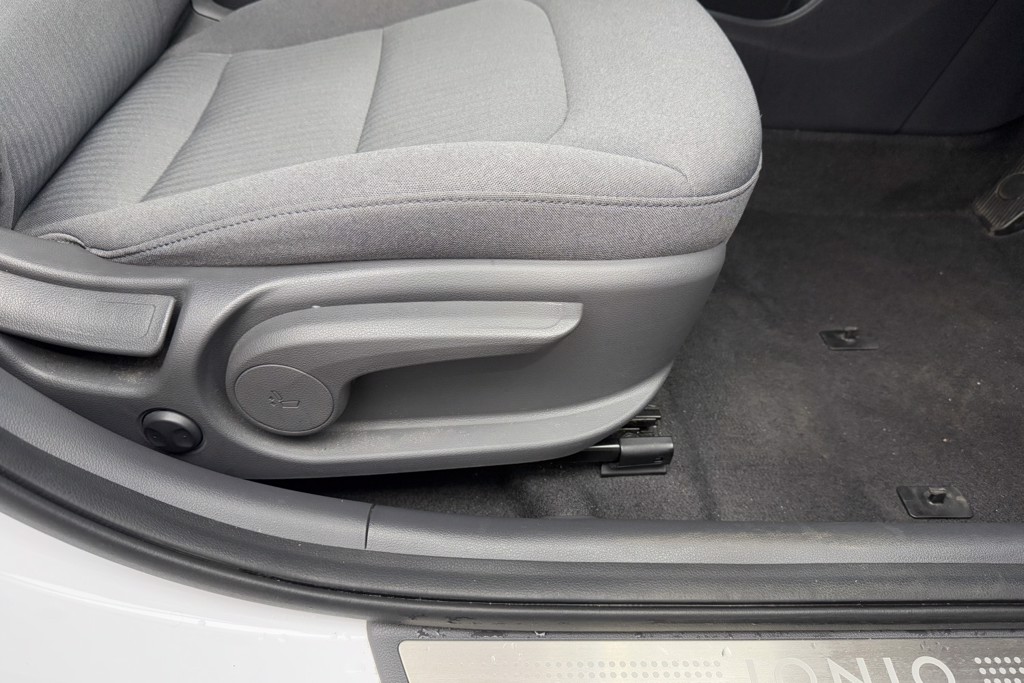 Hyundai Ioniq Premium Automatic Electric Hatchback - Stock Number (1552923) - 19th supplementary image