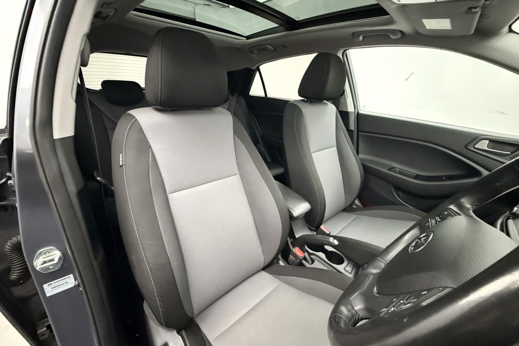 Hyundai I20 Premium Se Nav Manual Petrol Hatchback - Stock Number (1553000) - 15th supplementary image