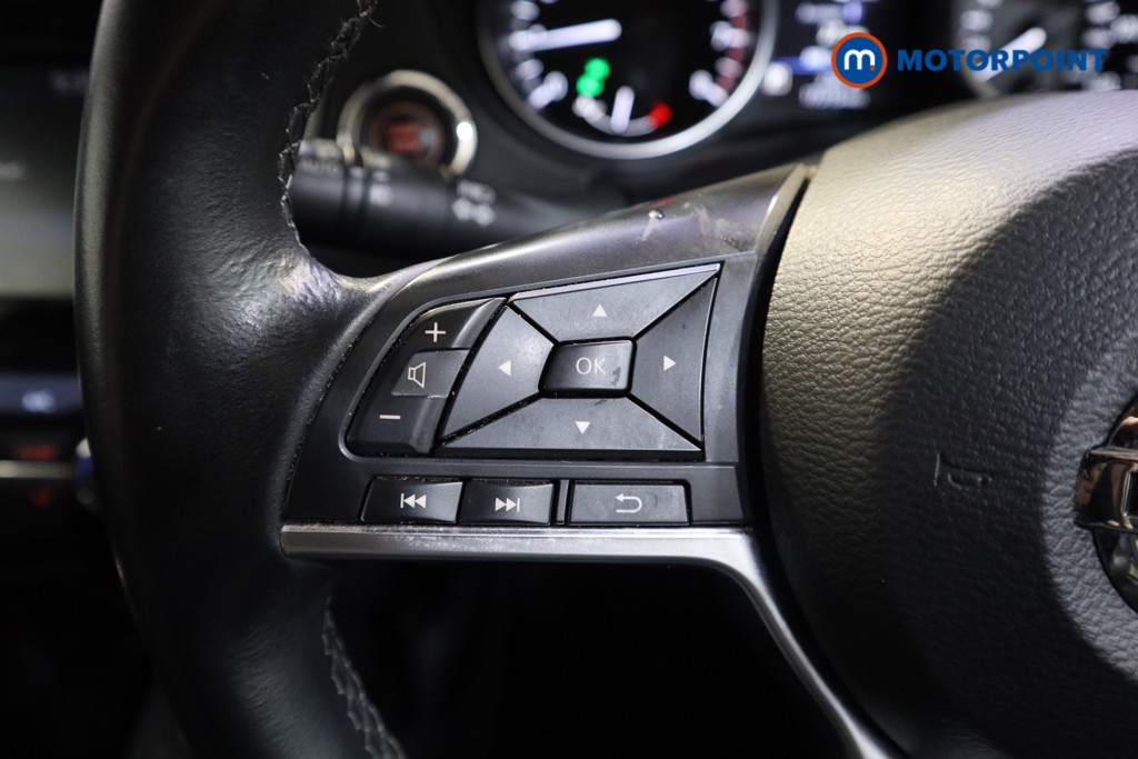 Nissan Qashqai N-Motion Automatic Petrol SUV - Stock Number (1553220) - 3rd supplementary image