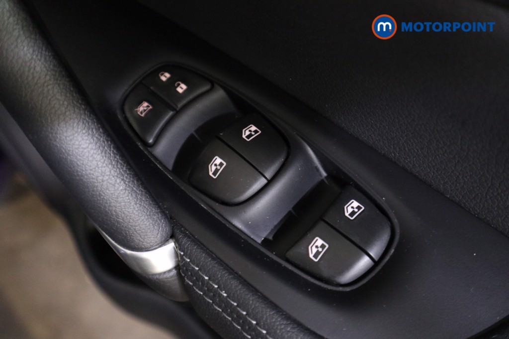 Nissan Qashqai N-Motion Automatic Petrol SUV - Stock Number (1553220) - 9th supplementary image