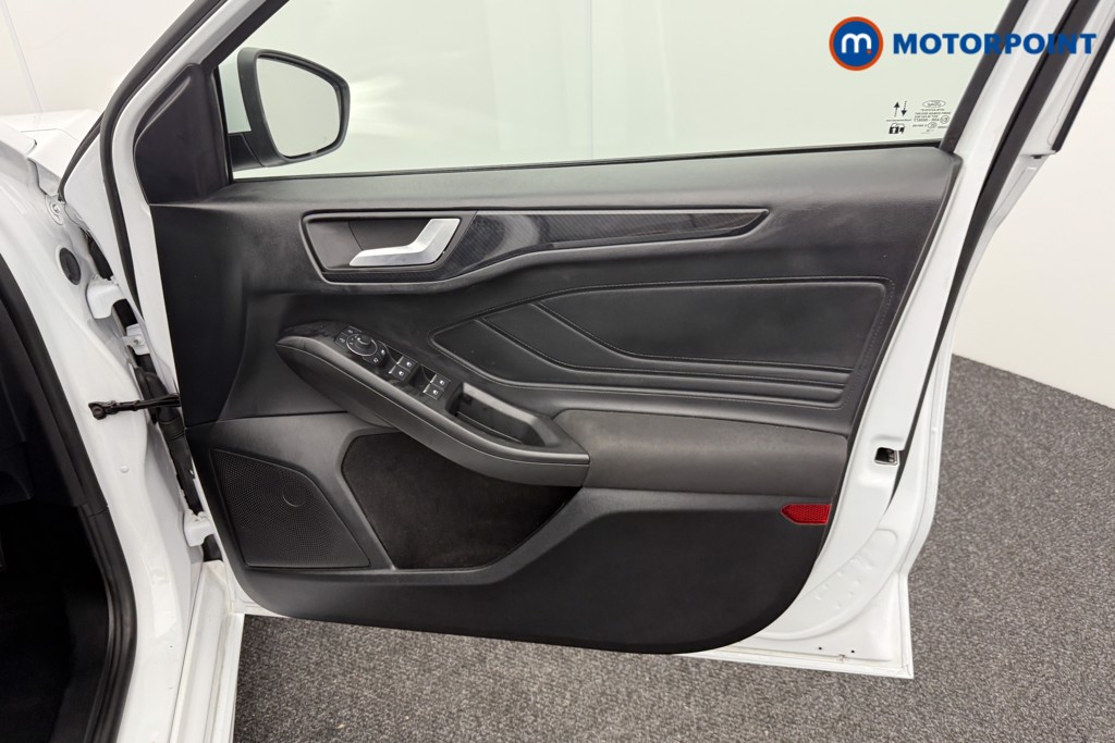 Ford Focus St-Line Manual Petrol Hatchback - Stock Number (1553376) - 16th supplementary image