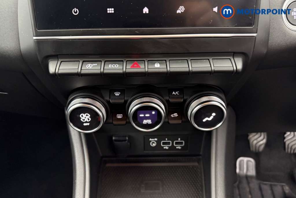 Renault Captur Iconic Manual Petrol SUV - Stock Number (1553643) - 10th supplementary image