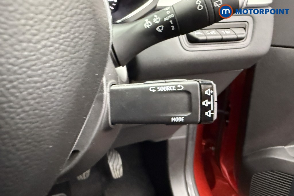 Renault Captur Iconic Manual Petrol SUV - Stock Number (1553643) - 14th supplementary image