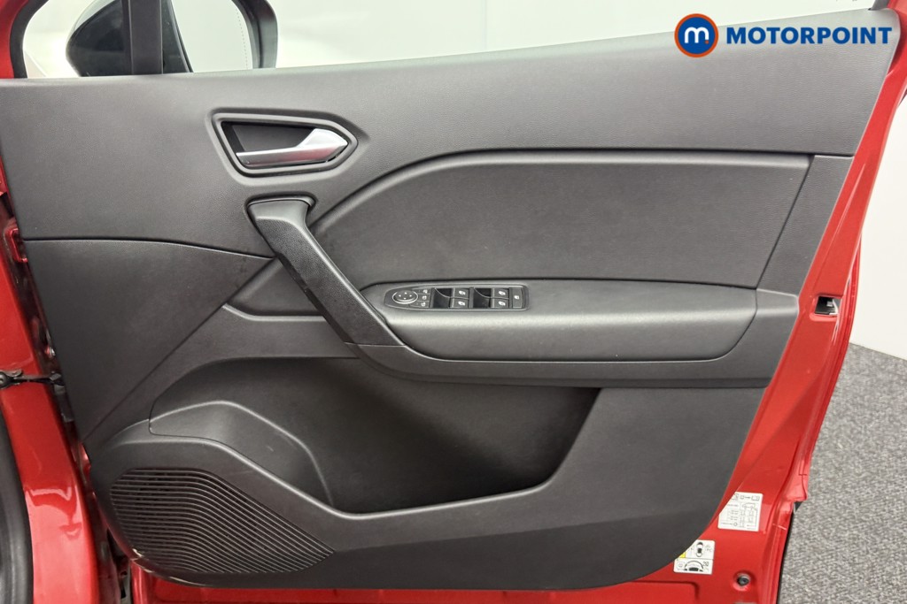 Renault Captur Iconic Manual Petrol SUV - Stock Number (1553643) - 17th supplementary image