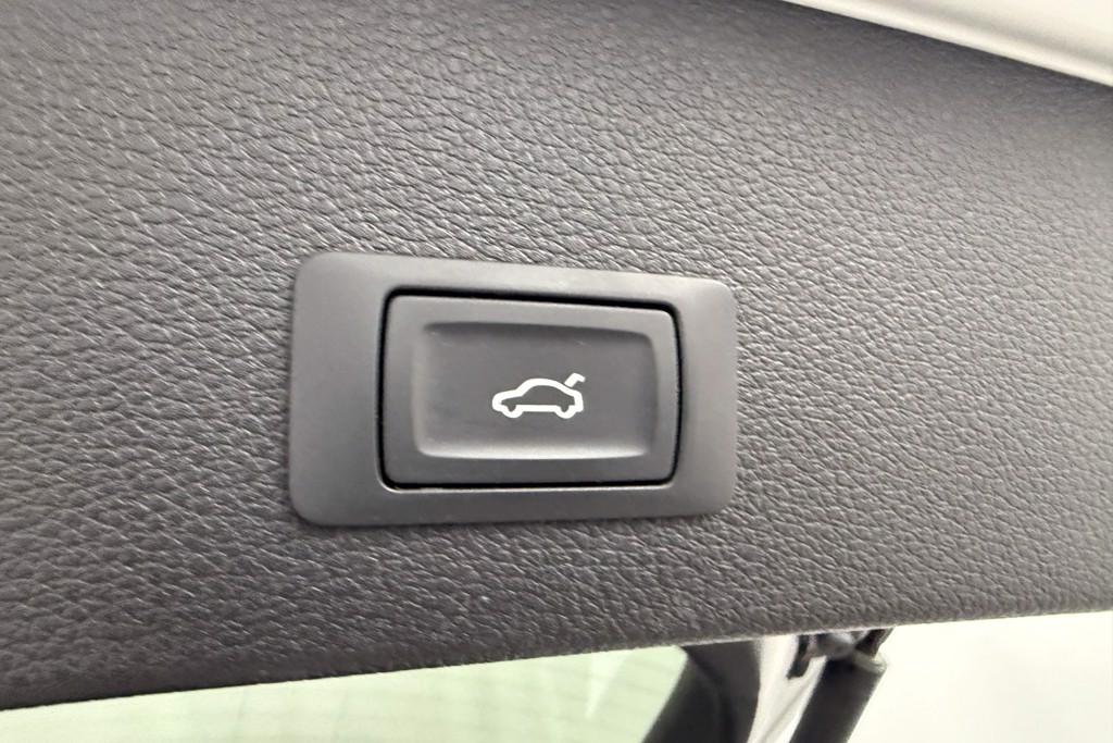 Audi Q2 S Line Automatic Petrol SUV - Stock Number (1553713) - 33rd supplementary image