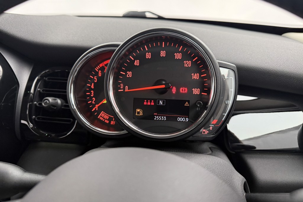 Mini Hatchback Cooper Classic Manual Petrol Hatchback - Stock Number (1553719) - 5th supplementary image
