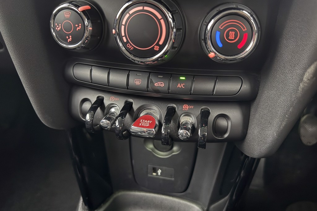 Mini Hatchback Cooper Classic Manual Petrol Hatchback - Stock Number (1553719) - 12th supplementary image