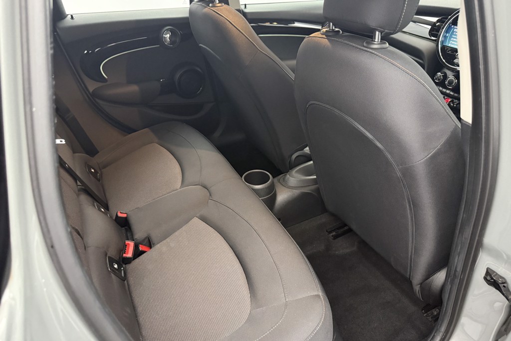 Mini Hatchback Cooper Classic Manual Petrol Hatchback - Stock Number (1553719) - 19th supplementary image