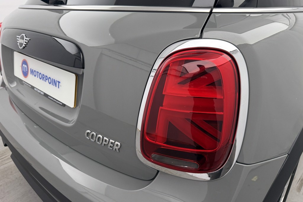 Mini Hatchback Cooper Classic Manual Petrol Hatchback - Stock Number (1553719) - 22nd supplementary image