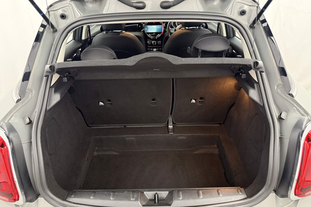 Mini Hatchback Cooper Classic Manual Petrol Hatchback - Stock Number (1553719) - 23rd supplementary image