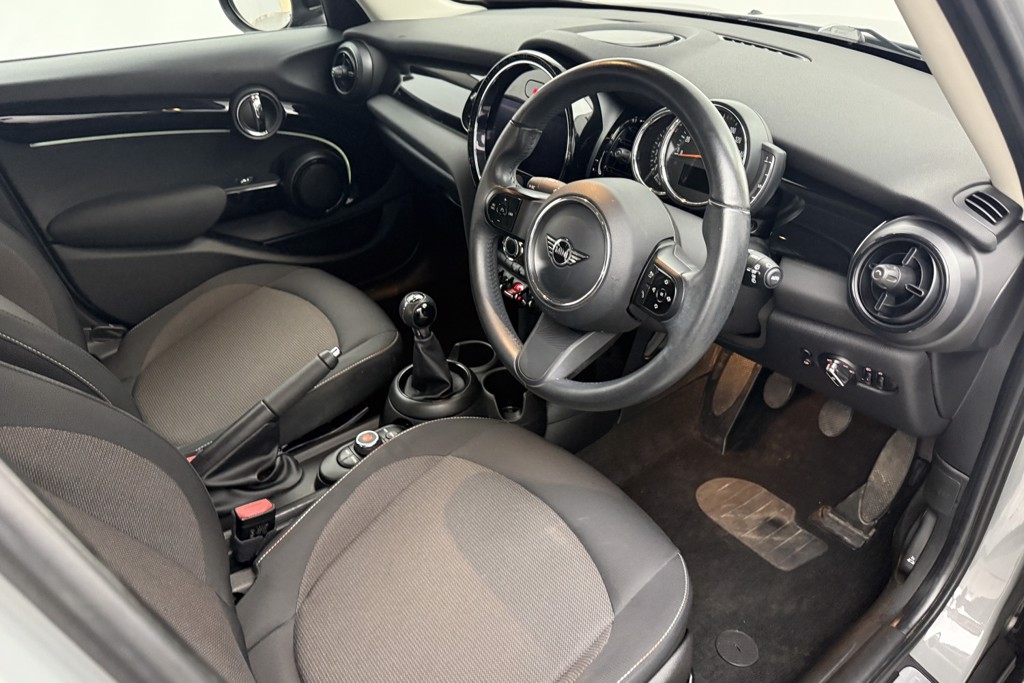 Mini Hatchback Cooper Classic Manual Petrol Hatchback - Stock Number (1553719) - 1st supplementary image