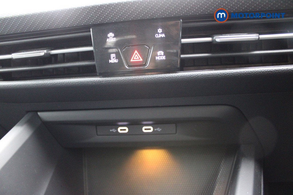 Volkswagen Golf R-Line Manual Petrol Hatchback - Stock Number (1553841) - 10th supplementary image