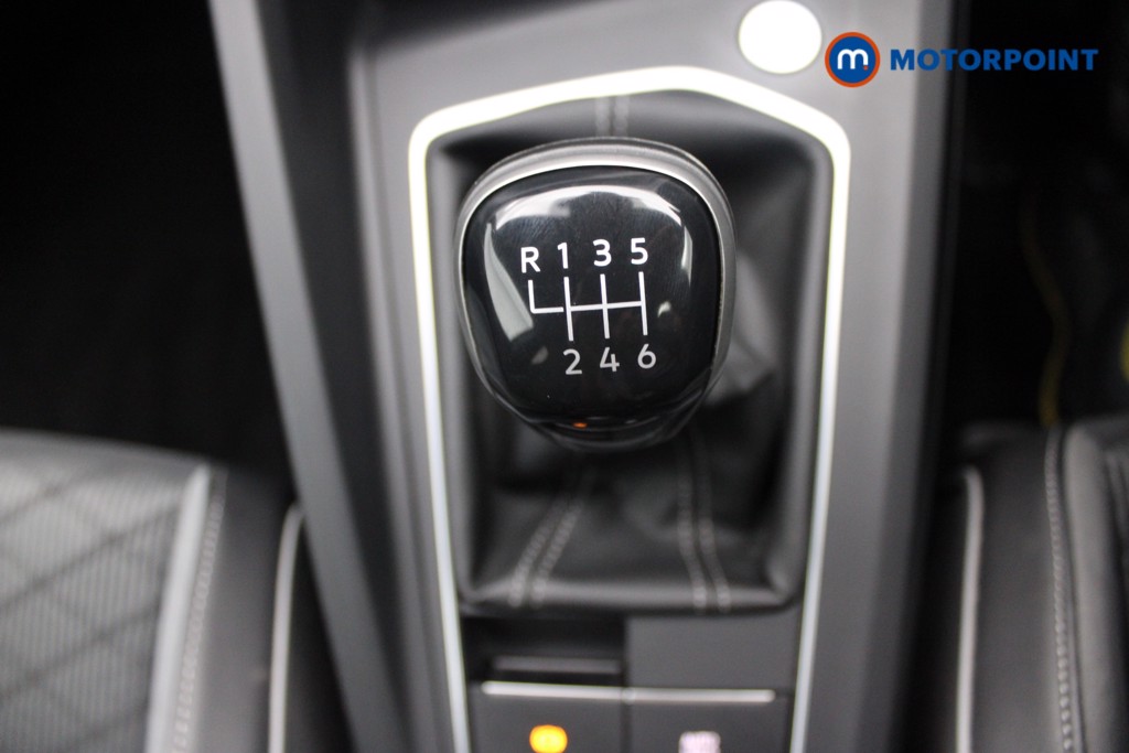 Volkswagen Golf R-Line Manual Petrol Hatchback - Stock Number (1553841) - 11th supplementary image