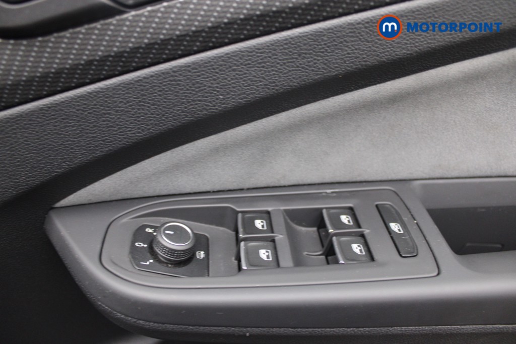 Volkswagen Golf R-Line Manual Petrol Hatchback - Stock Number (1553841) - 17th supplementary image