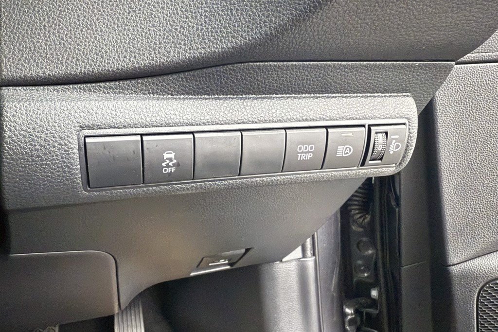 Toyota Corolla Design Automatic Petrol-Electric Hybrid Hatchback - Stock Number (1554373) - 16th supplementary image