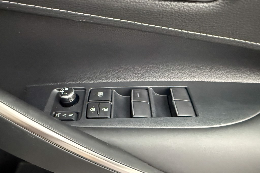 Toyota Corolla Design Automatic Petrol-Electric Hybrid Hatchback - Stock Number (1554373) - 18th supplementary image