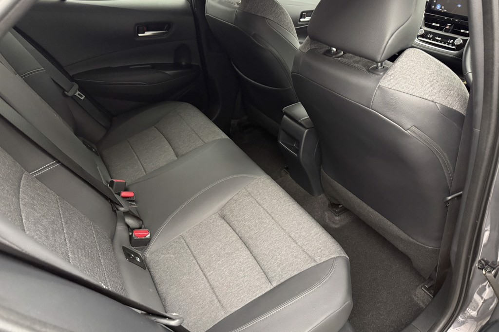 Toyota Corolla Design Automatic Petrol-Electric Hybrid Hatchback - Stock Number (1554373) - 21st supplementary image