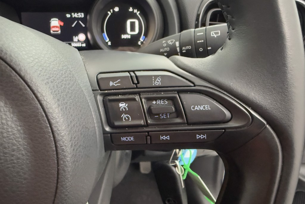 Toyota Yaris Design Automatic Petrol-Electric Hybrid Hatchback - Stock Number (1554387) - 5th supplementary image