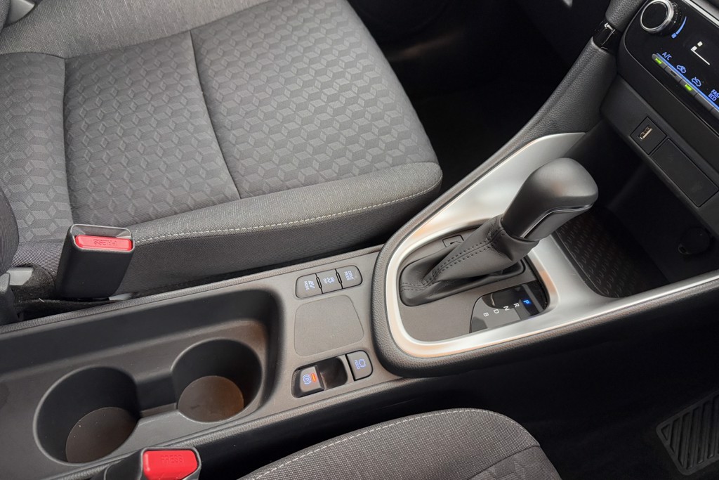 Toyota Yaris Design Automatic Petrol-Electric Hybrid Hatchback - Stock Number (1554387) - 15th supplementary image