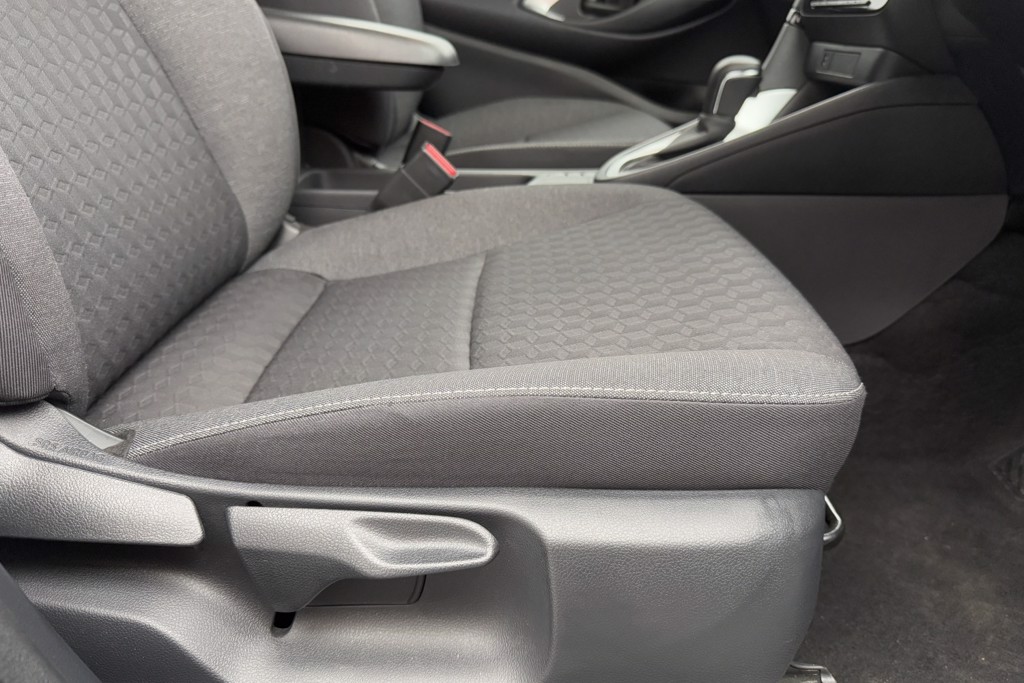 Toyota Yaris Design Automatic Petrol-Electric Hybrid Hatchback - Stock Number (1554387) - 19th supplementary image