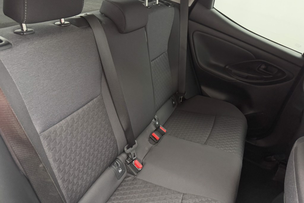Toyota Yaris Design Automatic Petrol-Electric Hybrid Hatchback - Stock Number (1554387) - 23rd supplementary image