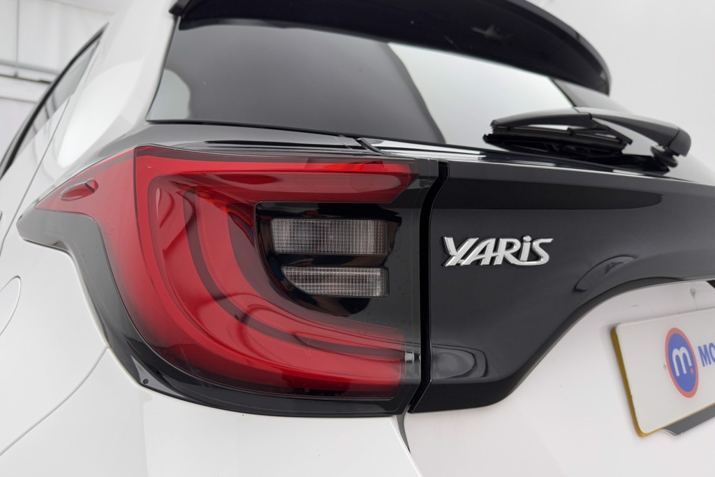 Toyota Yaris Design Automatic Petrol-Electric Hybrid Hatchback - Stock Number (1554387) - 25th supplementary image