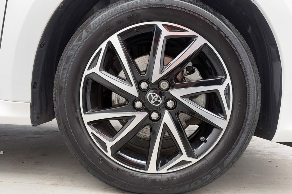 Toyota Yaris Design Automatic Petrol-Electric Hybrid Hatchback - Stock Number (1554387) - 28th supplementary image
