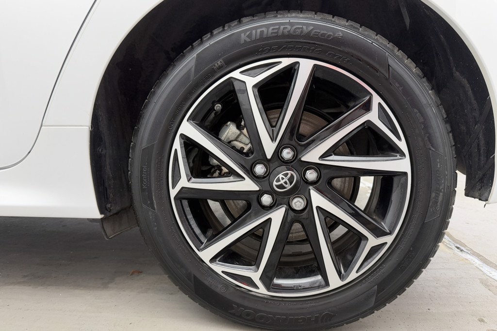 Toyota Yaris Design Automatic Petrol-Electric Hybrid Hatchback - Stock Number (1554387) - 30th supplementary image