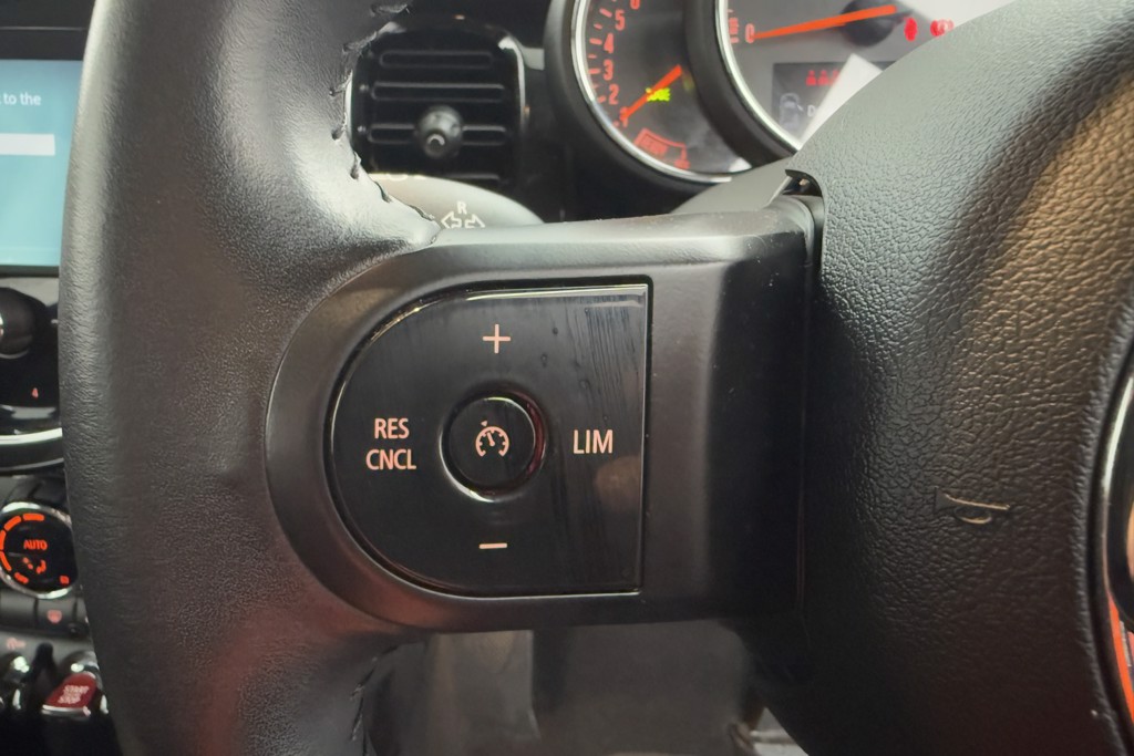 Mini Hatchback Cooper Classic Automatic Petrol Hatchback - Stock Number (1554415) - 4th supplementary image