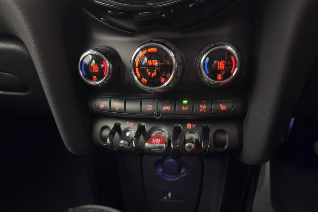 Mini Hatchback Cooper Classic Automatic Petrol Hatchback - Stock Number (1554415) - 14th supplementary image