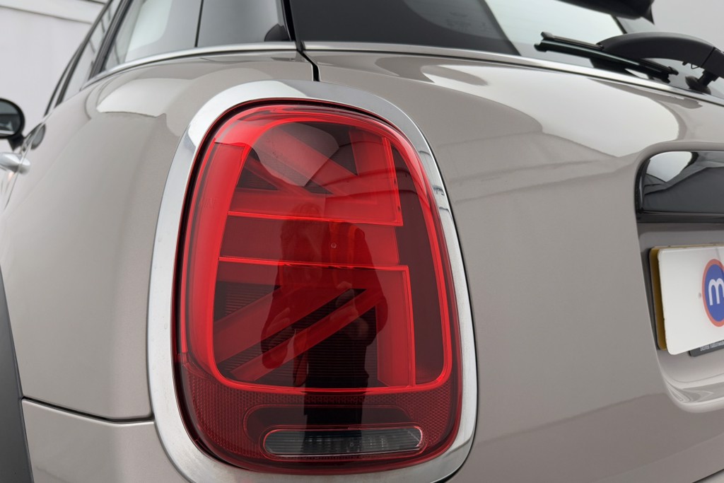Mini Hatchback Cooper Classic Automatic Petrol Hatchback - Stock Number (1554415) - 26th supplementary image