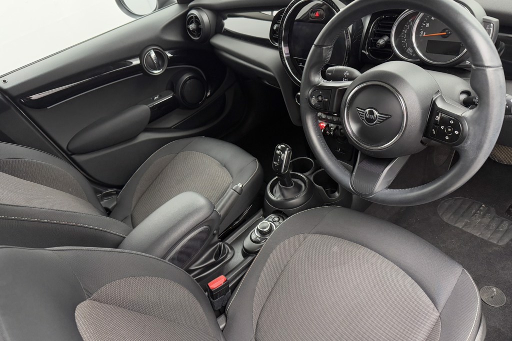 Mini Hatchback Cooper Classic Automatic Petrol Hatchback - Stock Number (1554415) - 1st supplementary image