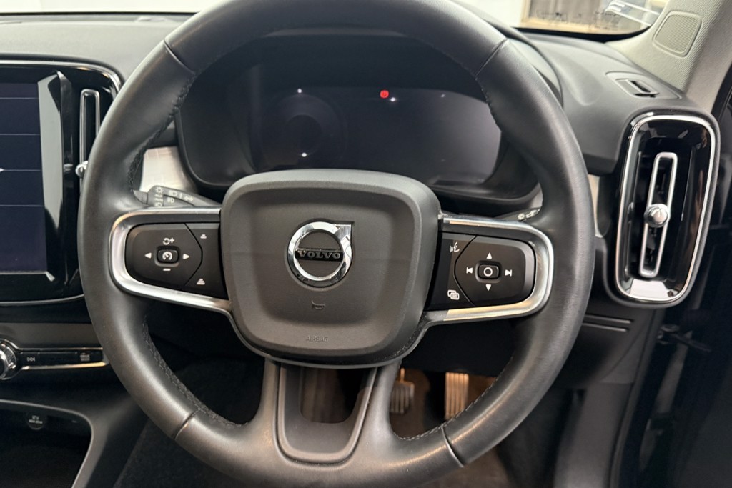 Volvo Xc40 Inscription Automatic Petrol Plug-In Hybrid SUV - Stock Number (1554435) - 2nd supplementary image
